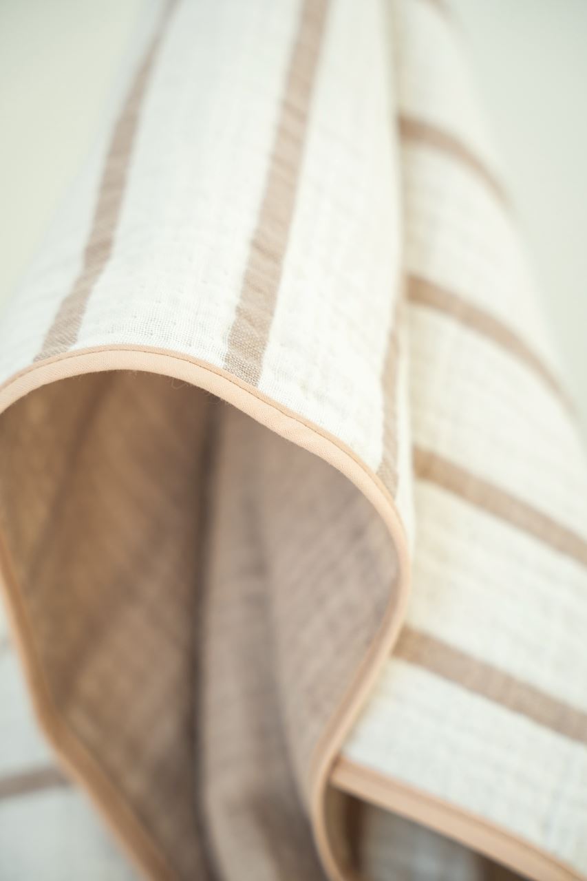 Musselin-Babydecke - Beige gestreift - 100% Bio-Baumwolle