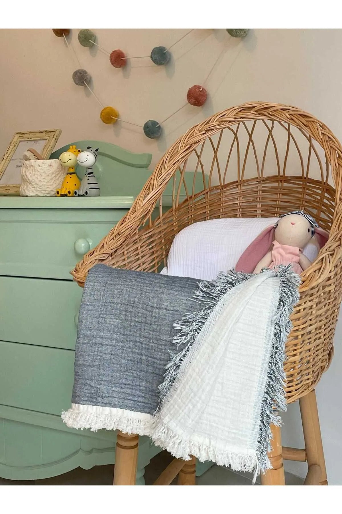 Musselin-Babydecke Graublau / Weiß mit Fransen - 100% Bio-Baumwolle