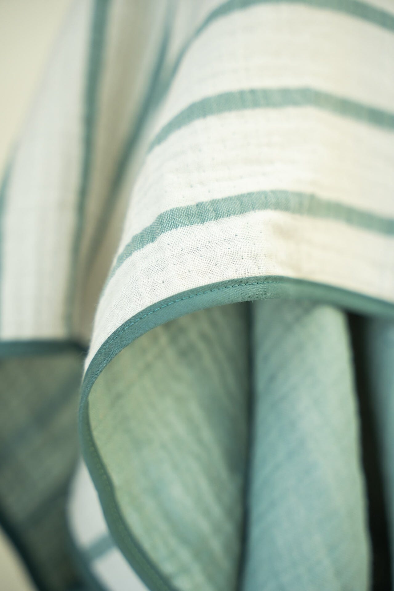 Musselin-Babydecke - Mint gestreift - 100% Bio-Baumwolle